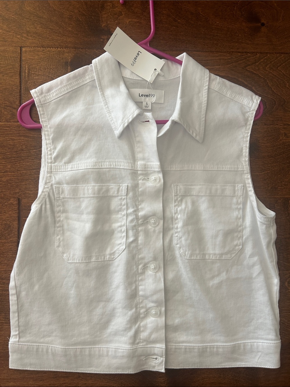 Level 99 white sleeveless Argo Vest Stillwater S NWT Small